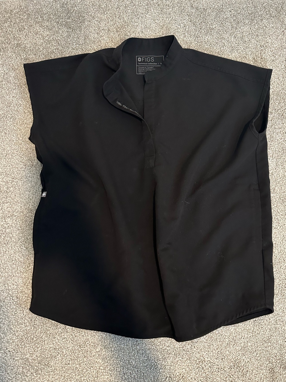 figs scrub top